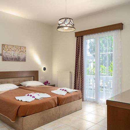 Stathis Beachfront Luxury Rooms Kalamákion 외부 사진