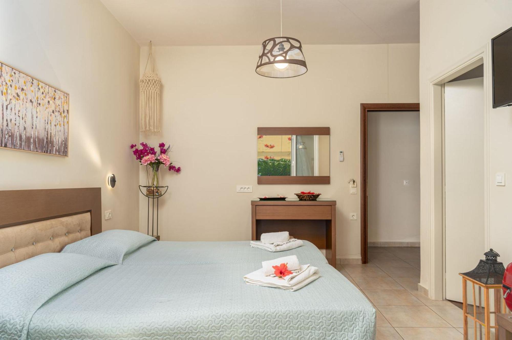 Stathis Beachfront Luxury Rooms Kalamákion 객실 사진