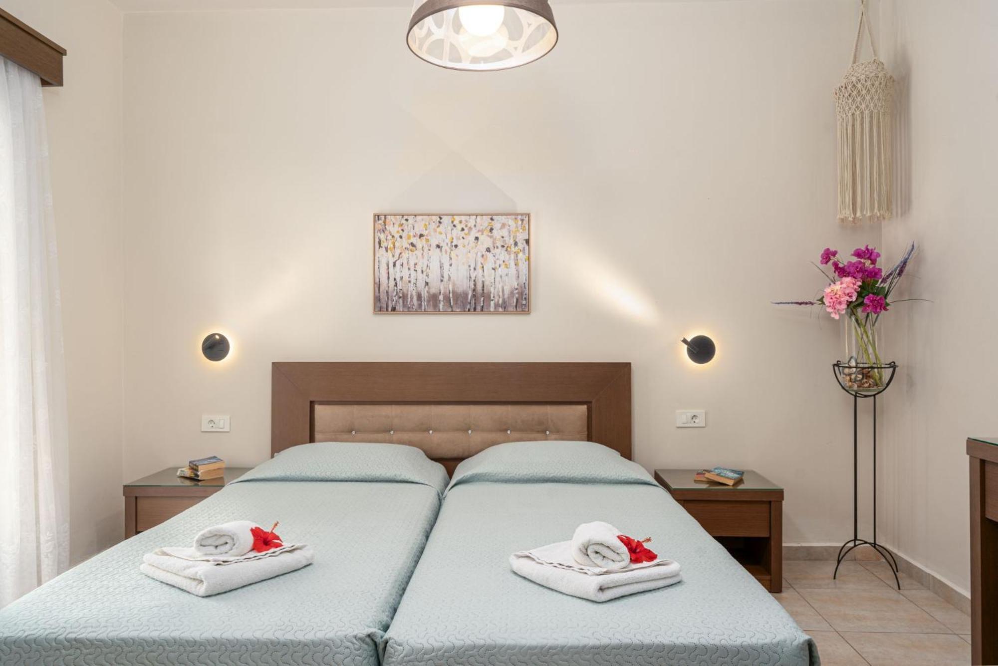 Stathis Beachfront Luxury Rooms Kalamákion 객실 사진