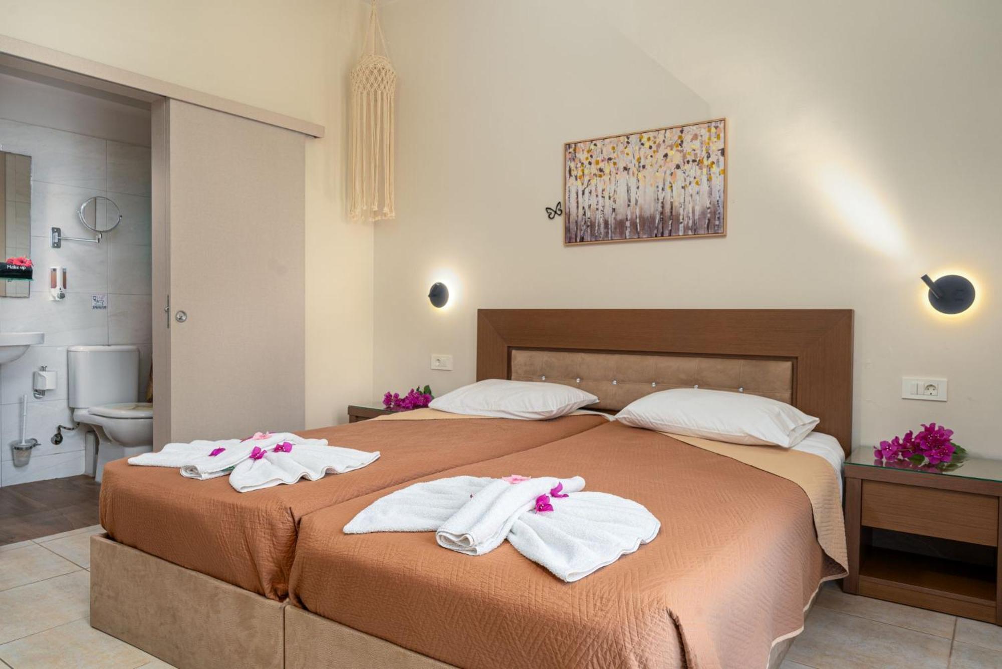 Stathis Beachfront Luxury Rooms Kalamákion 객실 사진