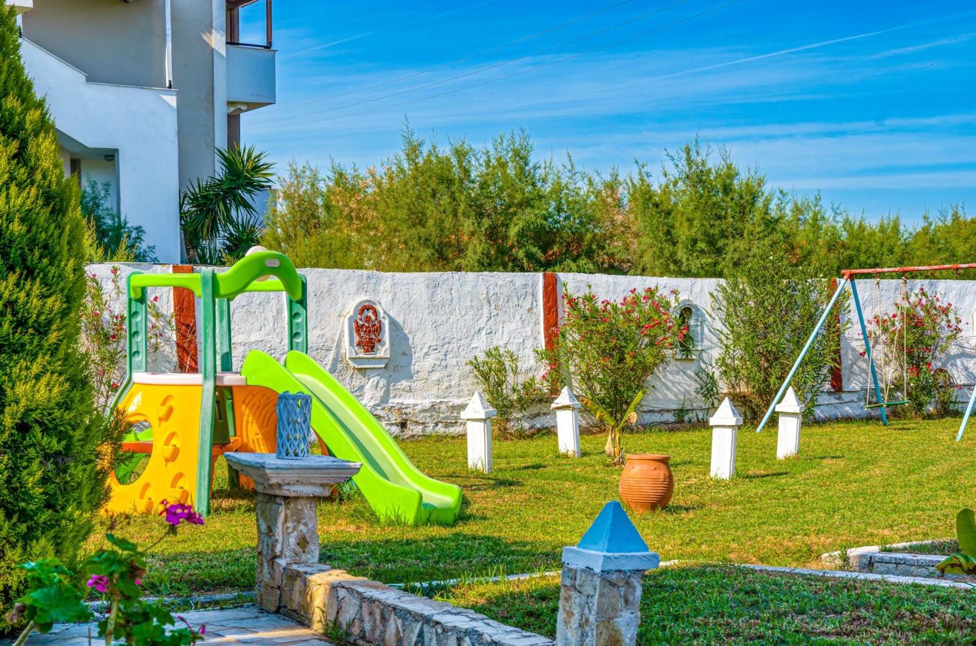 Stathis Beachfront Luxury Rooms Kalamákion 외부 사진